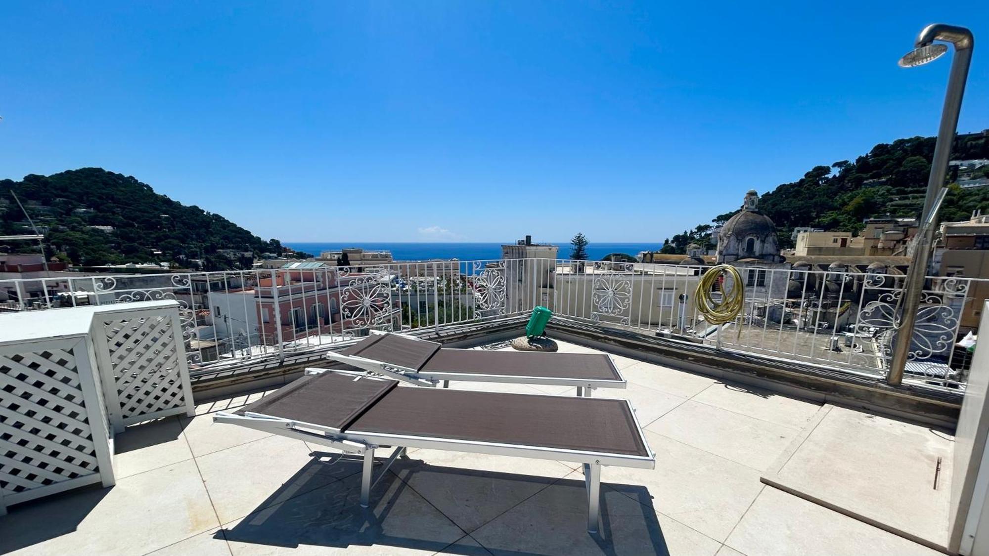 Rooftop Luxury Suite By Caprirooms Exterior photo