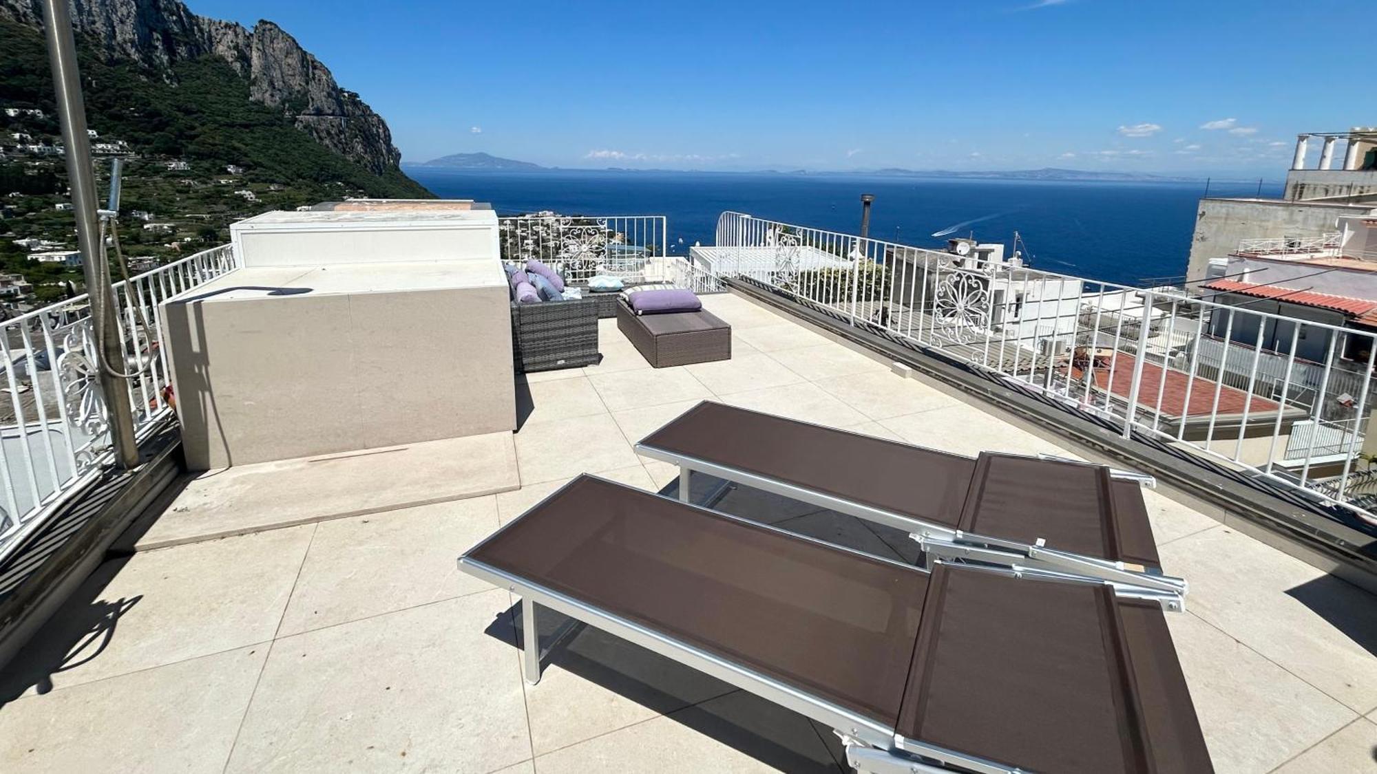 Rooftop Luxury Suite By Caprirooms Exterior photo